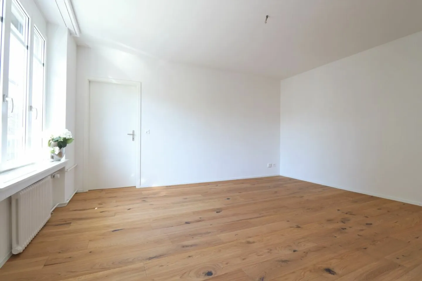 Appartement moderne de 2,5 pièces dans un quartier calme - Photo 3 sur 6
