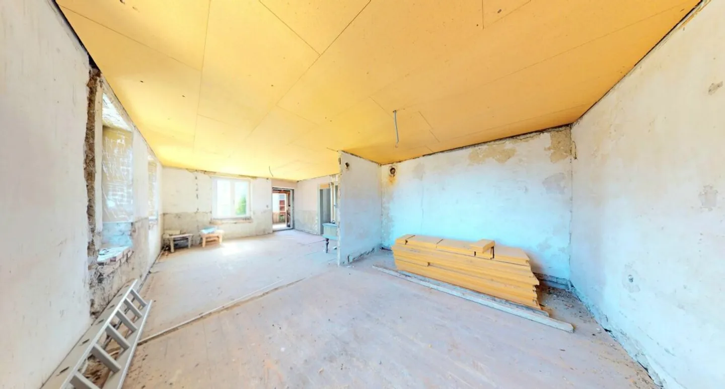 Une maison avec une histoire ! Ferme avec grange, charme et énorme potentiel - Photo 9 sur 13
