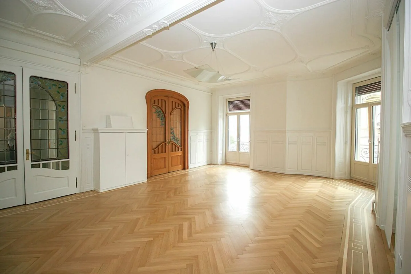 Außergewöhnliche Räumlichkeiten von 220 m2 in einem charaktervollen Gebäude - Foto 1 von 13