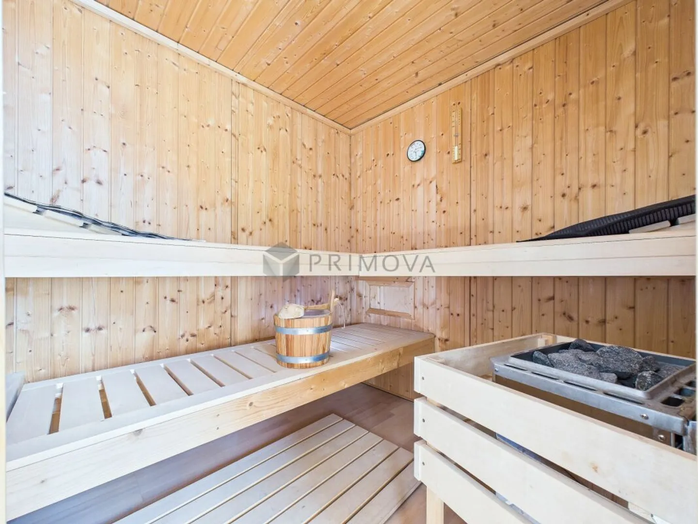 Whether in winter or sunshine, this is a dream home! - Photo 11 of 13