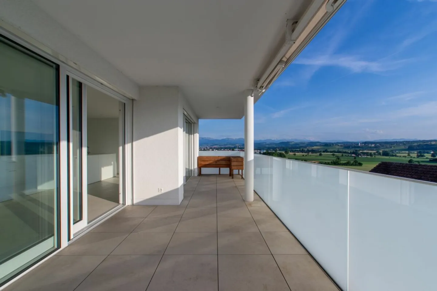 Geräumige Wohnung mit Alpenblick - Foto 1 von 11