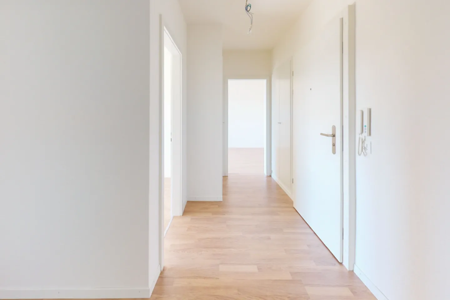 Beautiful view and private washer-dryer - Your new home? - Photo 6 of 10