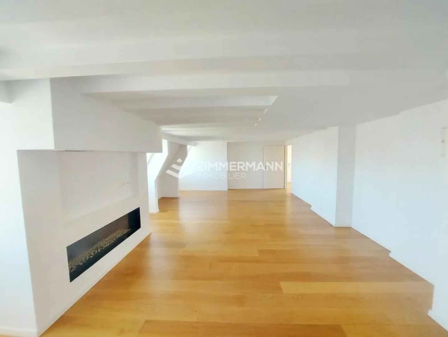 8 rooms with Rooftop - Photo 3 of 13