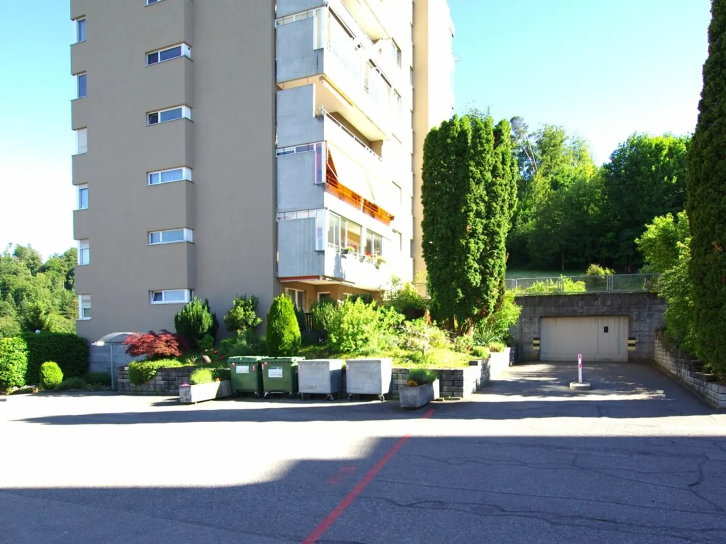 Condominium spacieux et familial de 3,5 pièces avec balcon et place de parking - Photo 10 sur 12