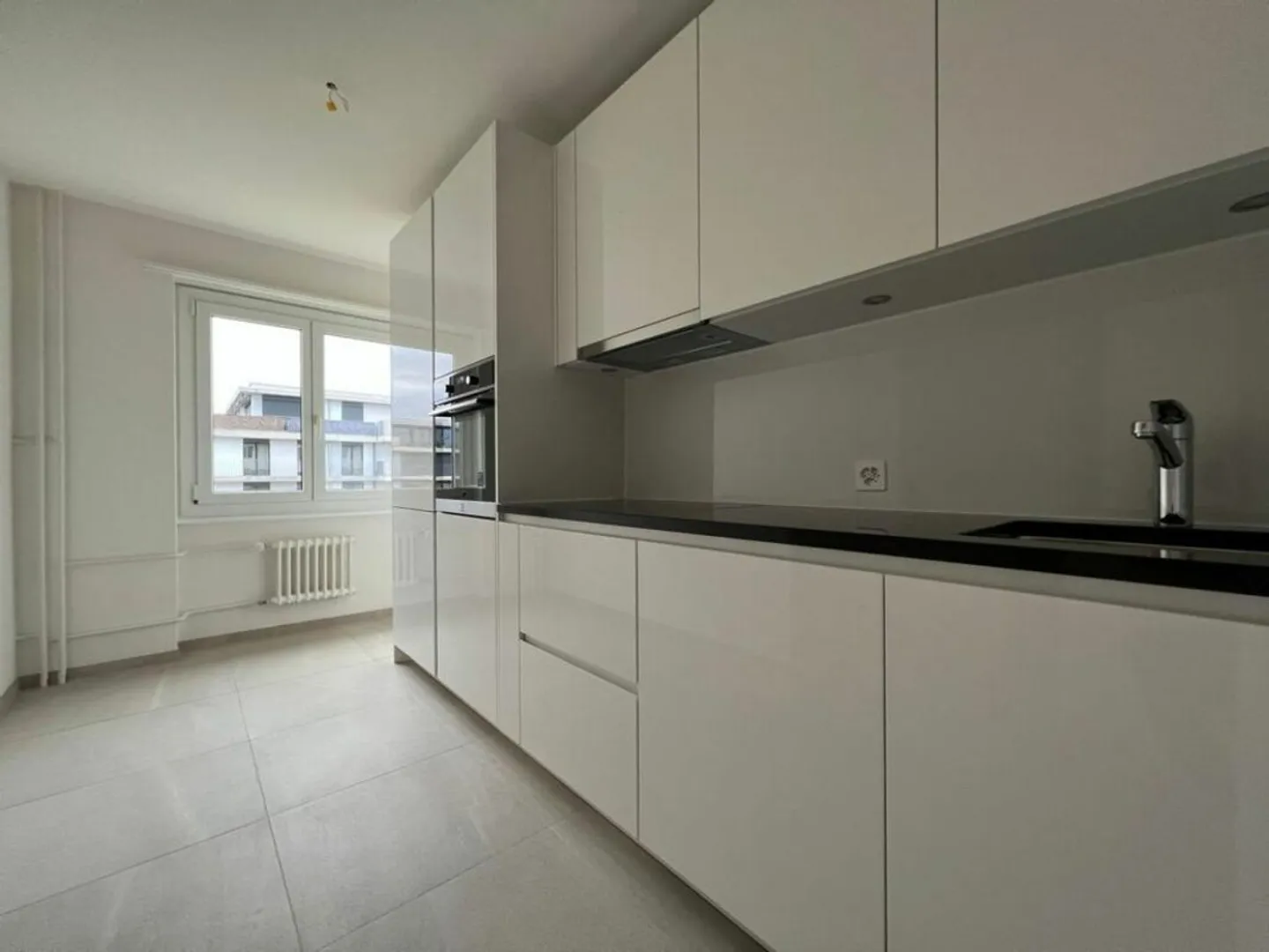Modern 2-room apartment in a quiet location - available for immediate rent - Photo 9 of 10