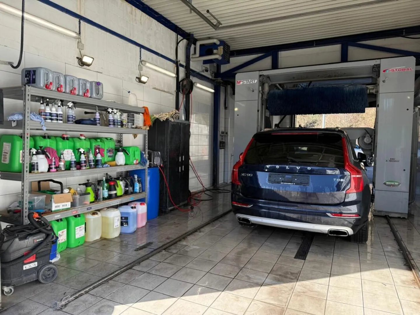 Occasione unica a Trimbach, attività di garage completamente attrezzata con un portafoglio clienti da rilevare - Foto 2 di 13