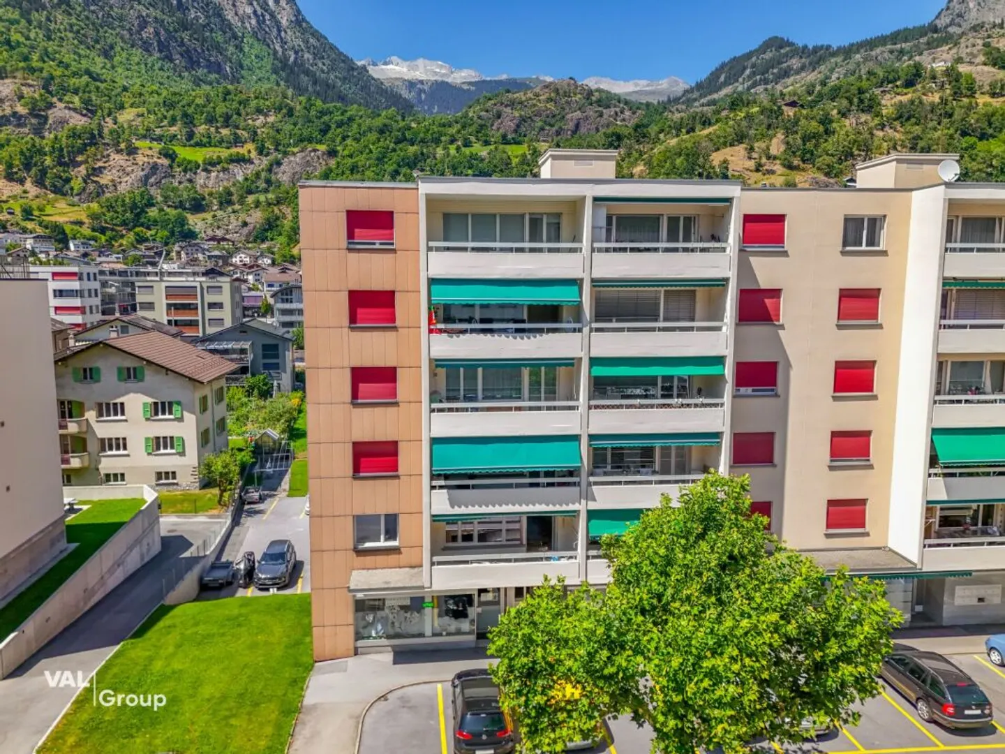 Central à Naters : appartement de 4,5 pièces avec vue sur la montagne - Photo 1 sur 5