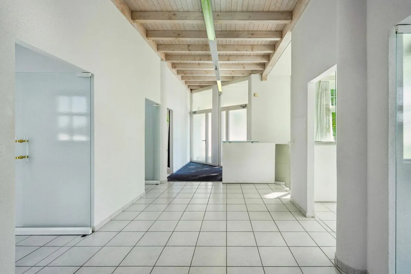 Espace pour votre entreprise - Photo 6 sur 12