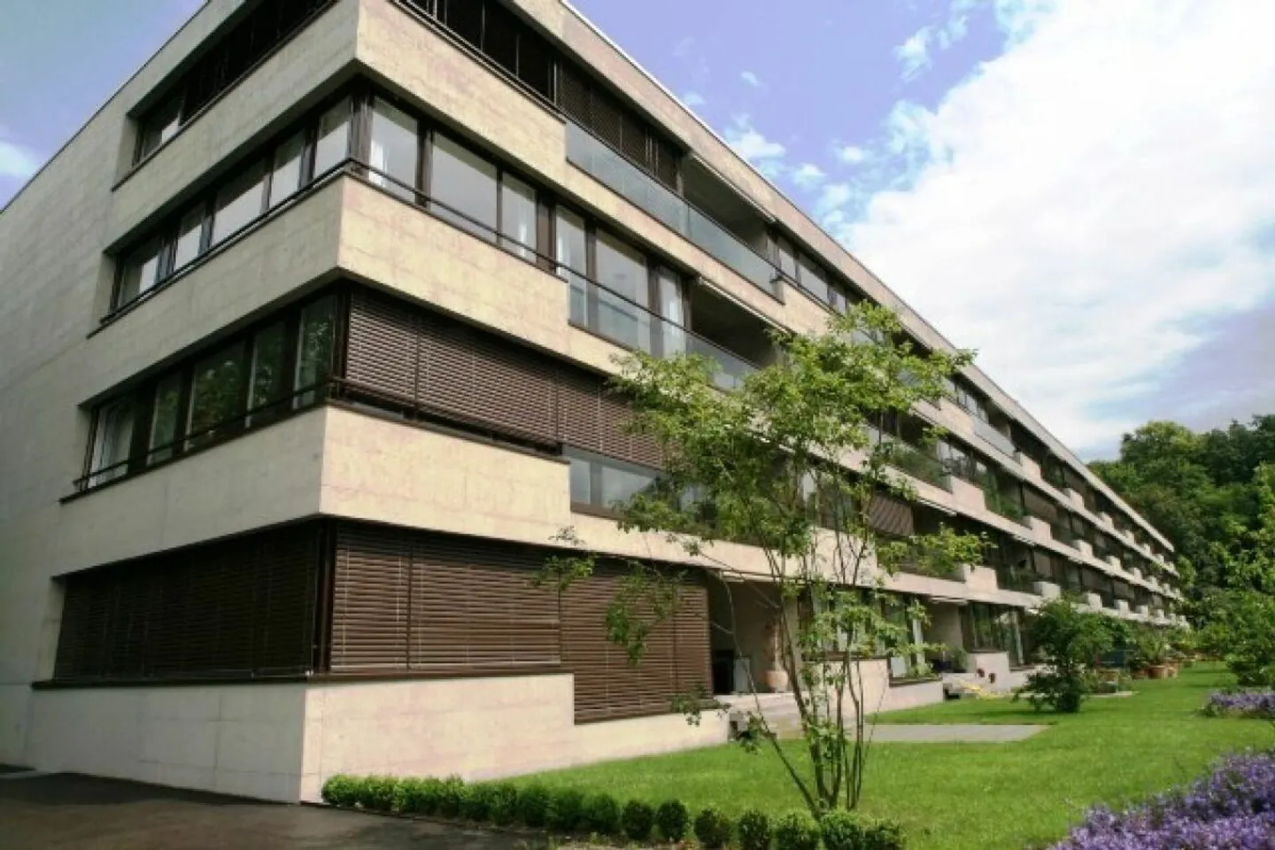 Living in the St. Alban Valley 5.5-room garden apartment - Photo 1 of 13