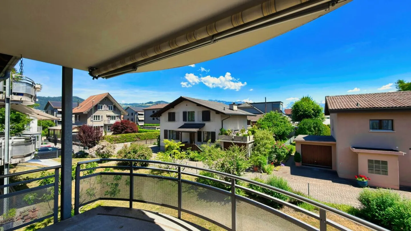 Appartement lumineux et calme avec vue sur les Alpes et salle de lavage/hobby privée - Photo 4 sur 13