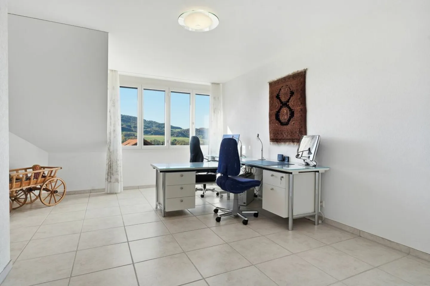 Well-maintained 5.5 room single-family house with dream garden in Rünenberg - Photo 6 of 13