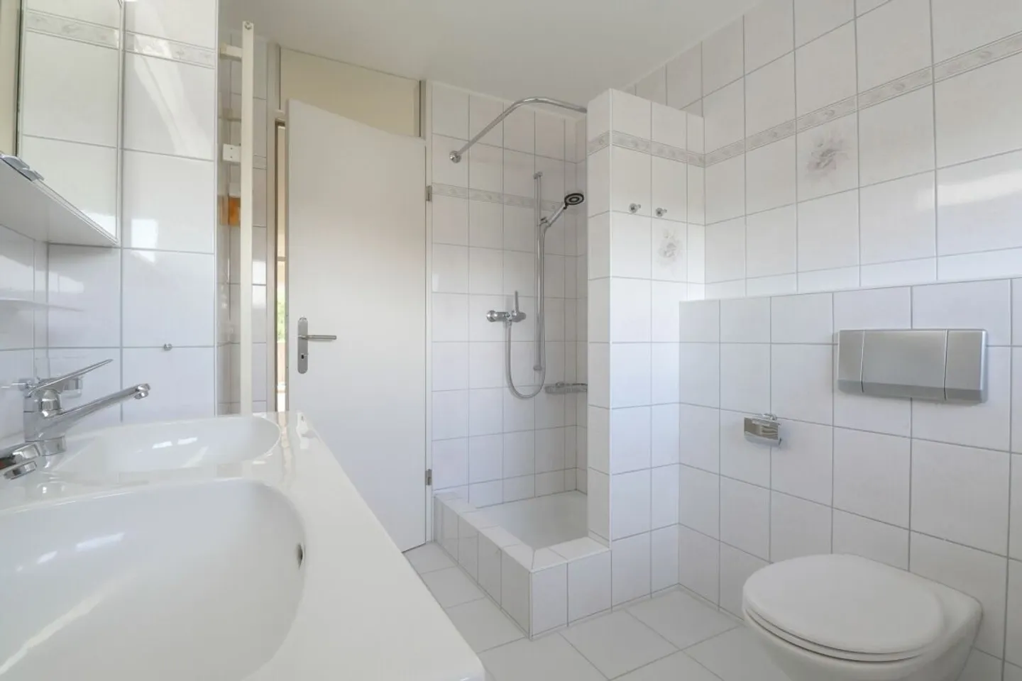 Grosszügige Parterre-Wohnung in Tägerig zu vermieten - Photo 6 of 11