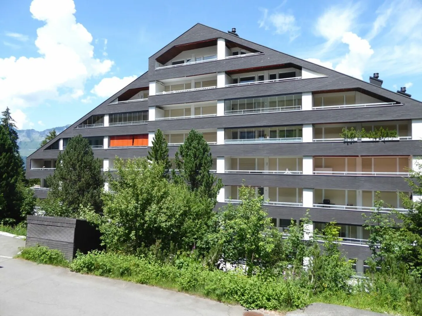 1.5-Zimmer-Studio-Ferienwohnung mit Gartensitzplatz und Tiefgaragenplatz - Photo 12 sur 13