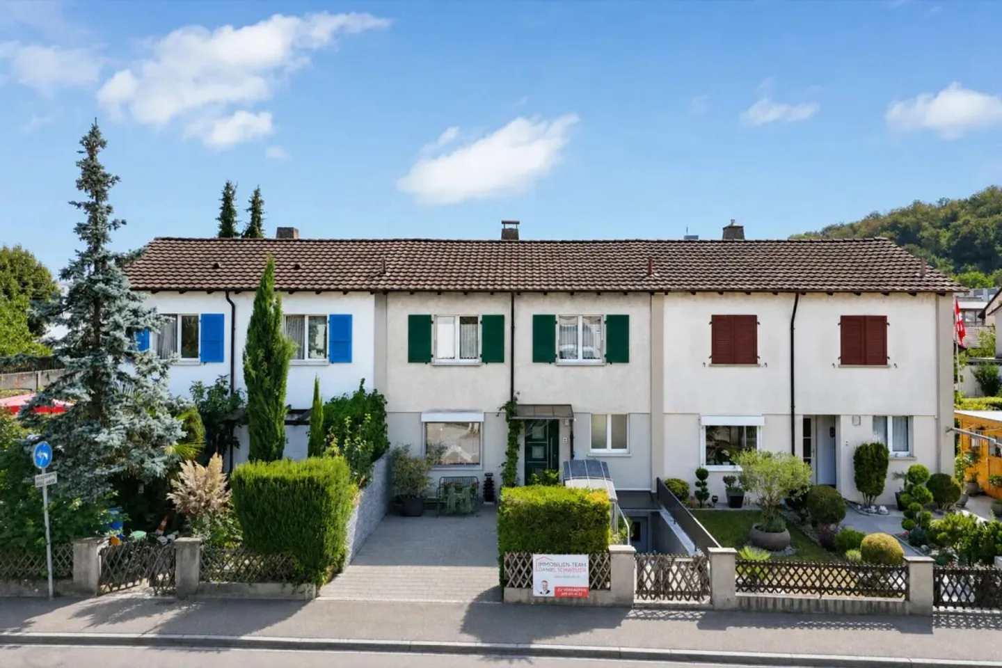 Well-maintained single-family house with forecourt and terrace - Photo 1 of 13
