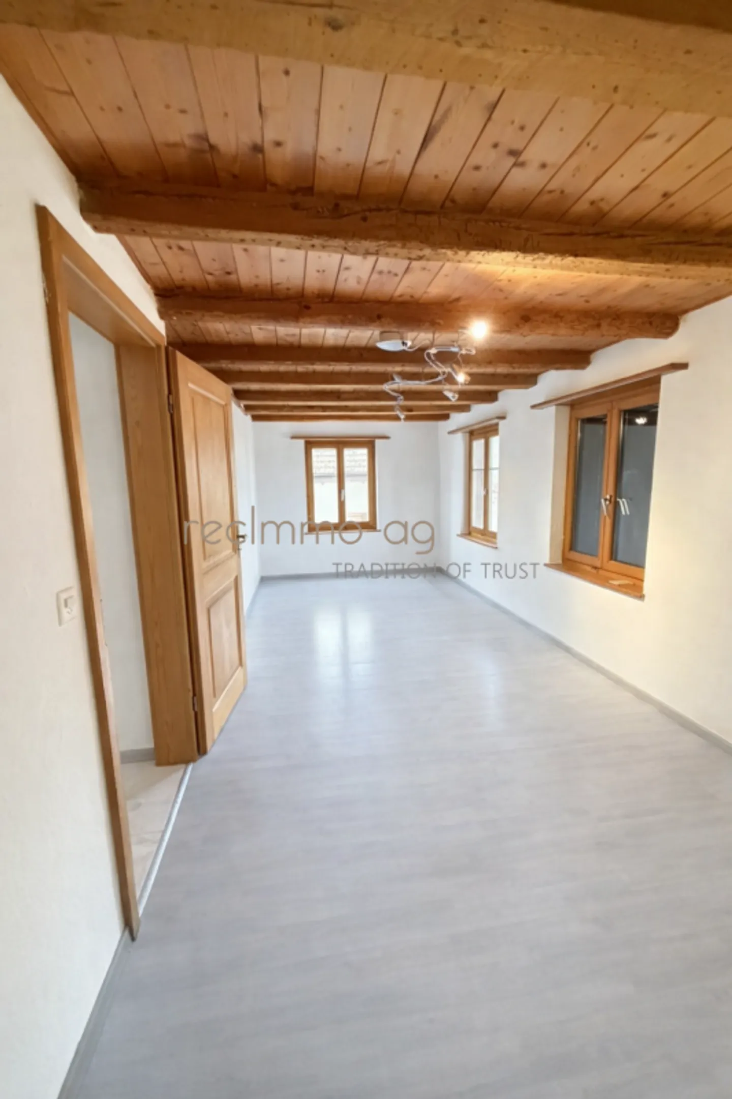 Casa bifamiliare affascinante con charme a traliccio, giardino e 170 m² di superficie abitabile - Foto 10 di 11