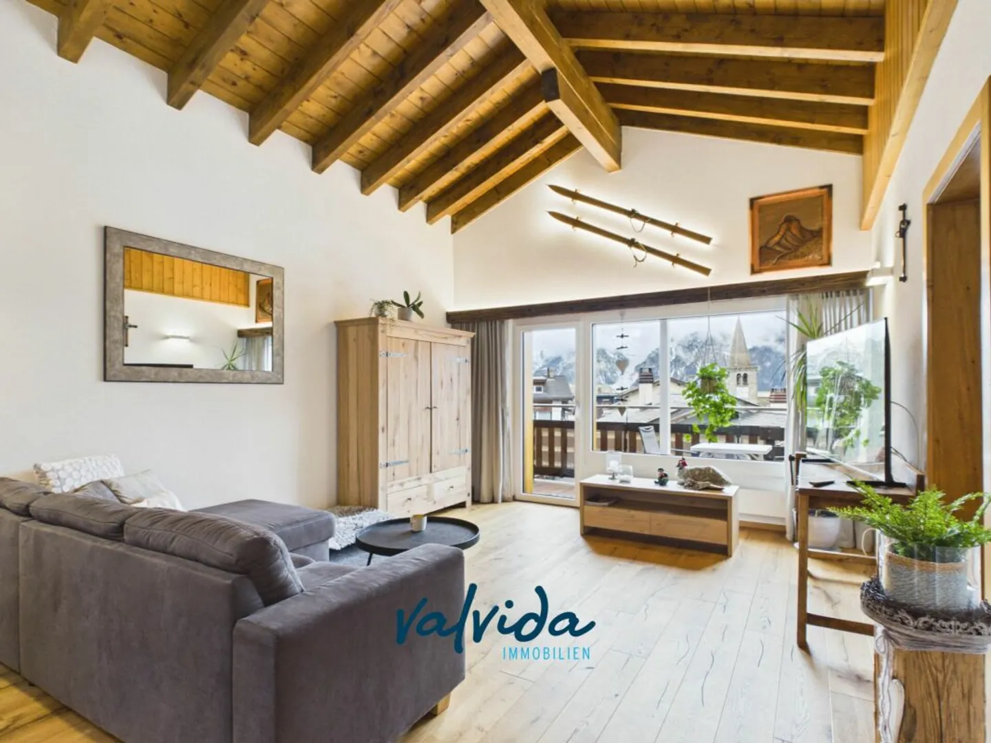 Penthouse in the Heart of Grächen - Photo 1 of 9