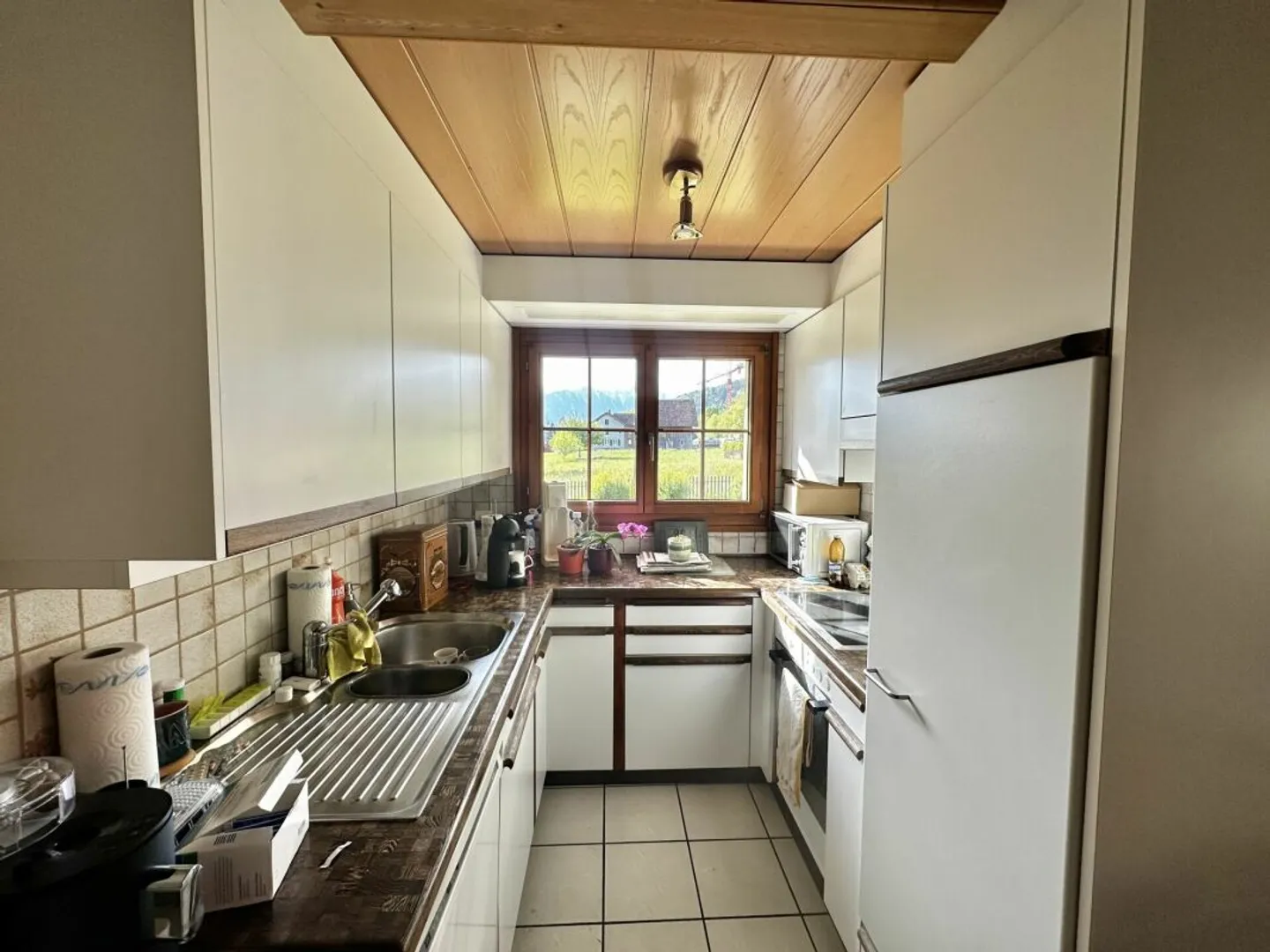 Appartement 2.5 pièces au rez-de-chaussée dans un endroit calme - Photo 3 sur 8