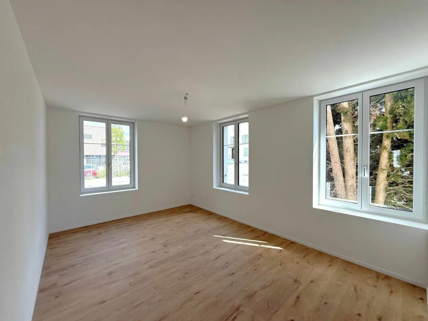 Modernes 3.5-Zimmer-Apartment mit Balkon - Foto 4 von 8