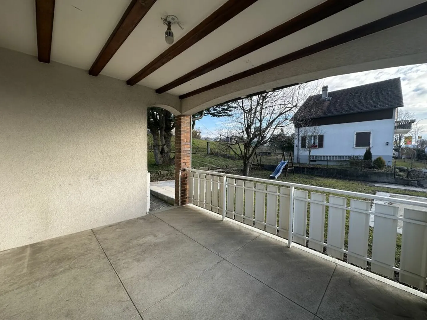 Individual villa - two apartments - Photo 11 of 13