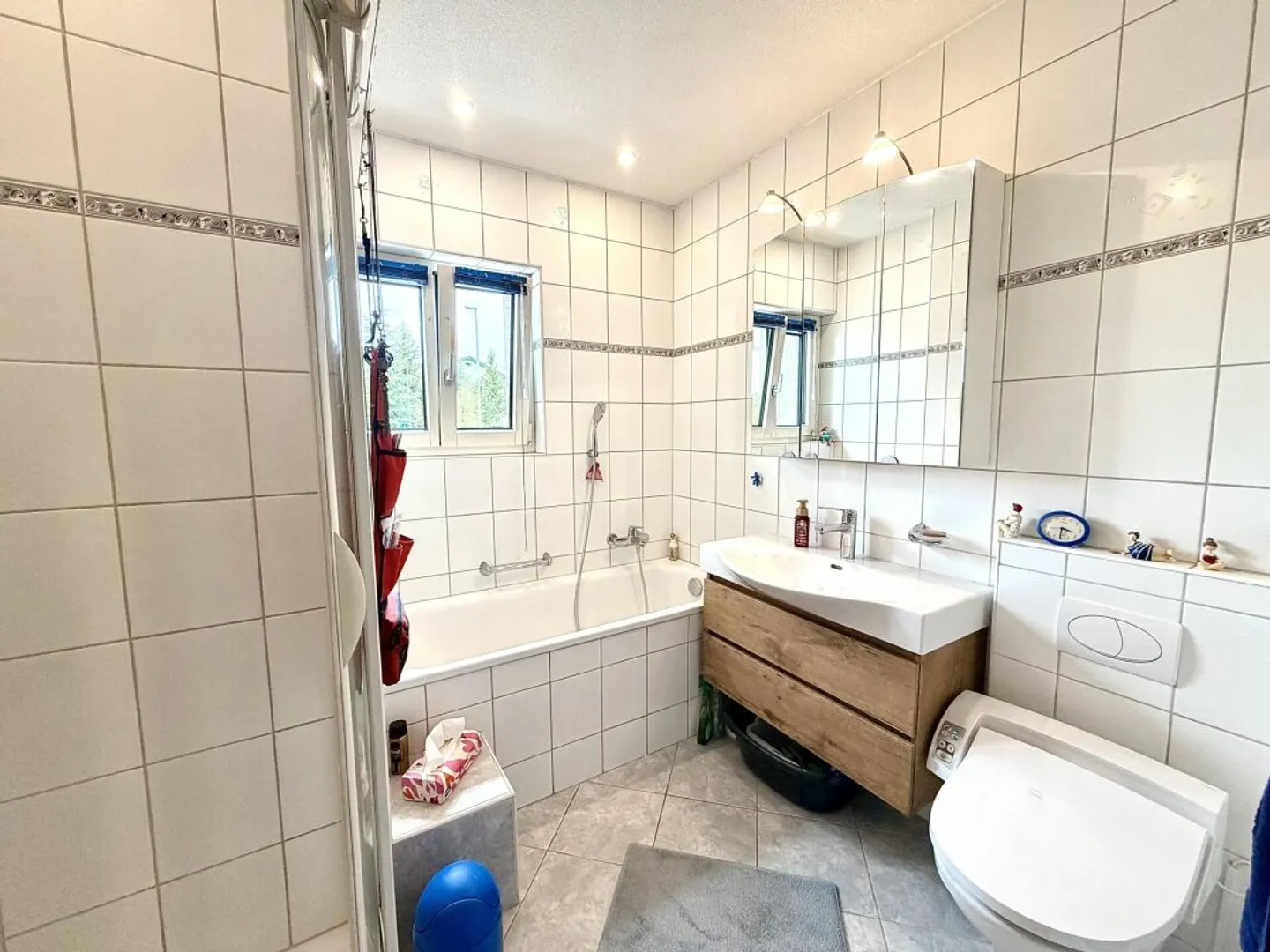 Attraktives Einfamilienhaus mit gepflegtem Garten! - Foto 8 von 12