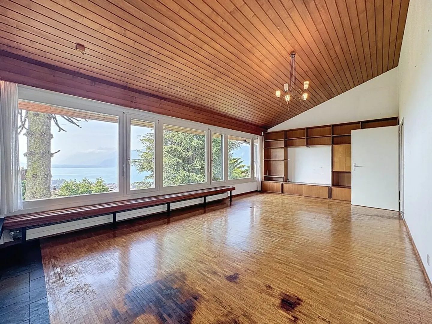 Individual villa to renovate with lake view - Photo 12 of 13