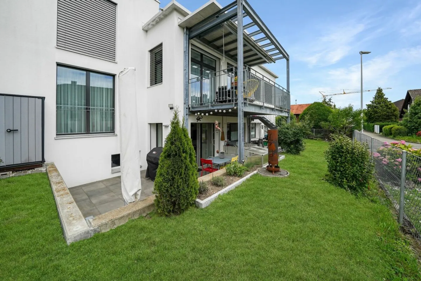 Moderne 2.5-Zimmer Wohnung mit Garten - Foto 1 von 13