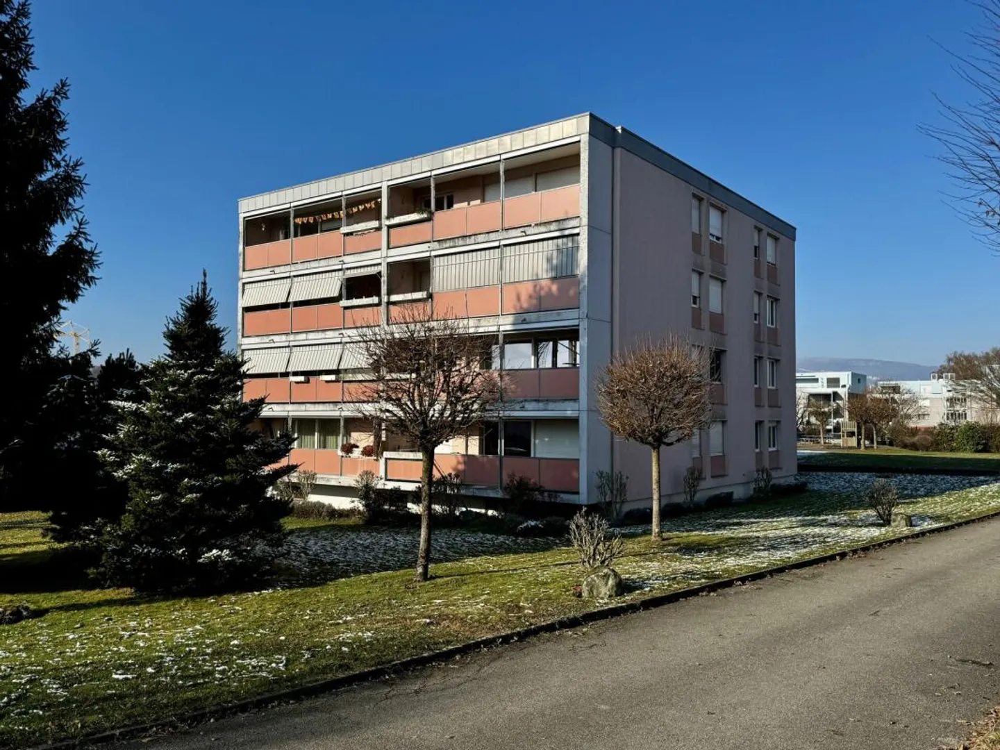 Appartement en rez-de-chaussée confortable dans un emplacement calme avec potentiel - Photo 1 sur 11