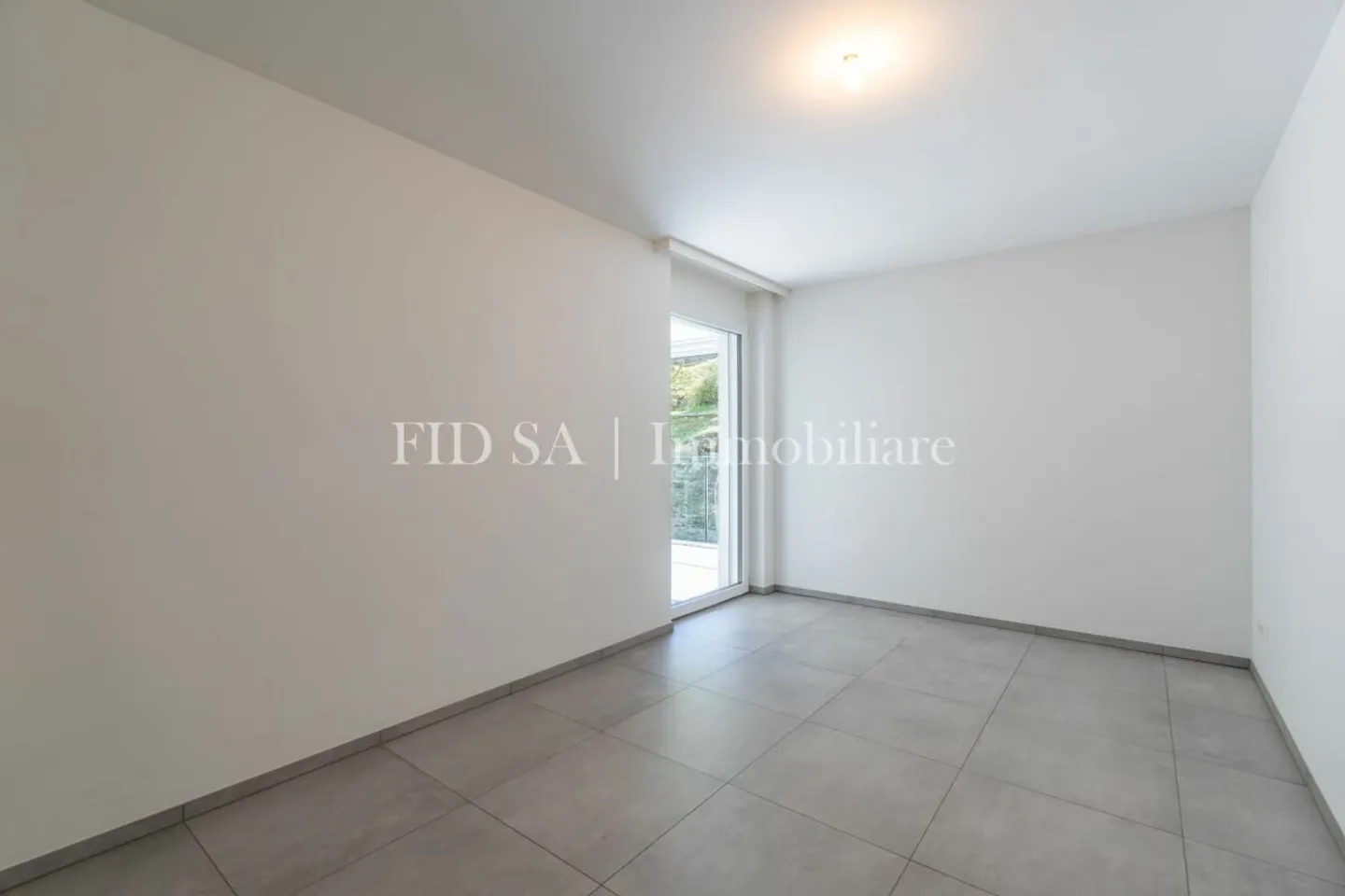 LOSONE - Appartement moderne dans un emplacement stratégique près d'Ascona avec deux terrasses - Photo 8 sur 11