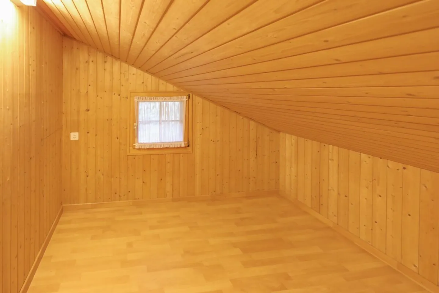 Ampia casa bifamiliare con garage - Foto 7 di 9