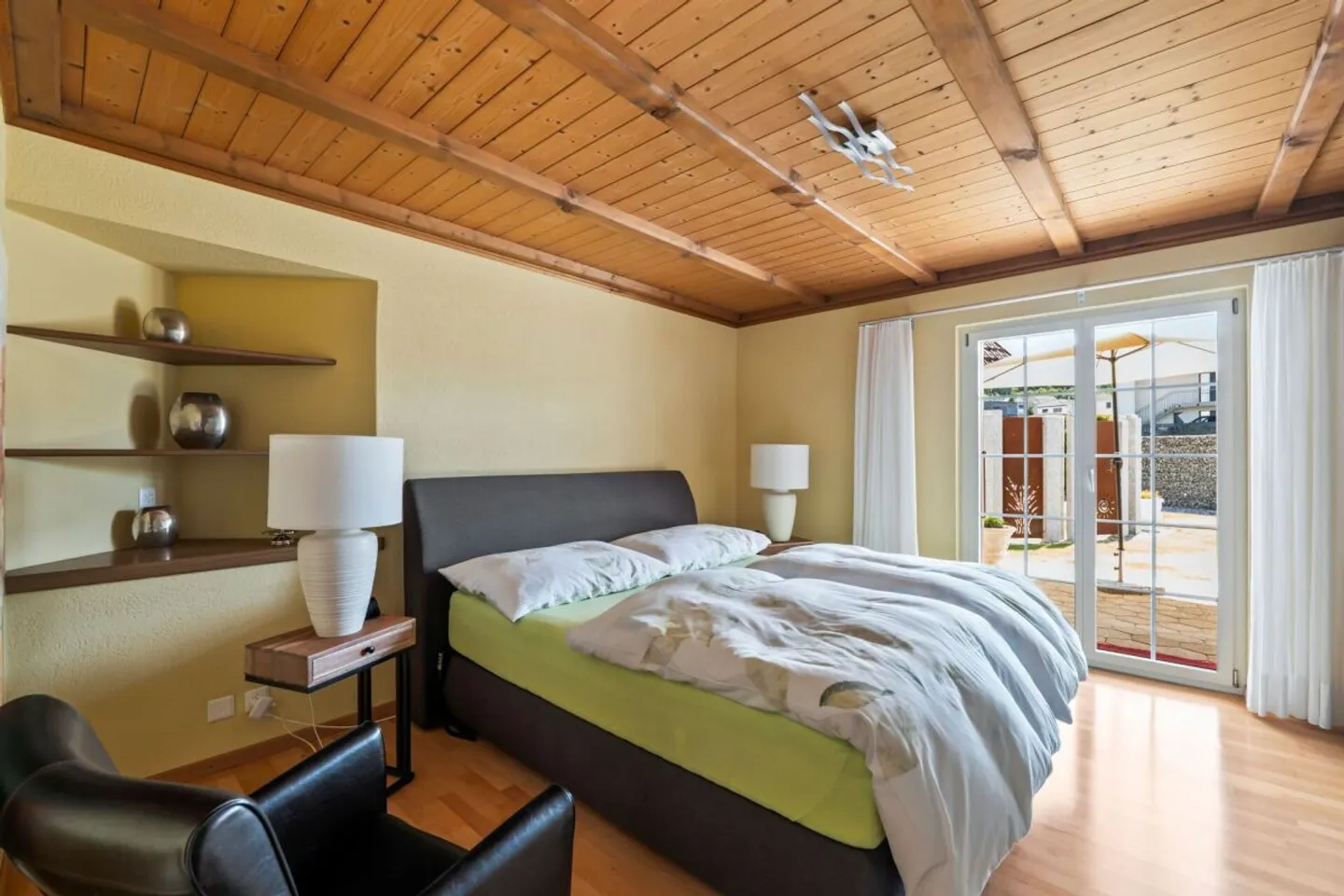 Casa unifamiliare di 6 camere ben tenuta in una posizione tranquilla e soleggiata a Rothrist - Foto 9 di 13