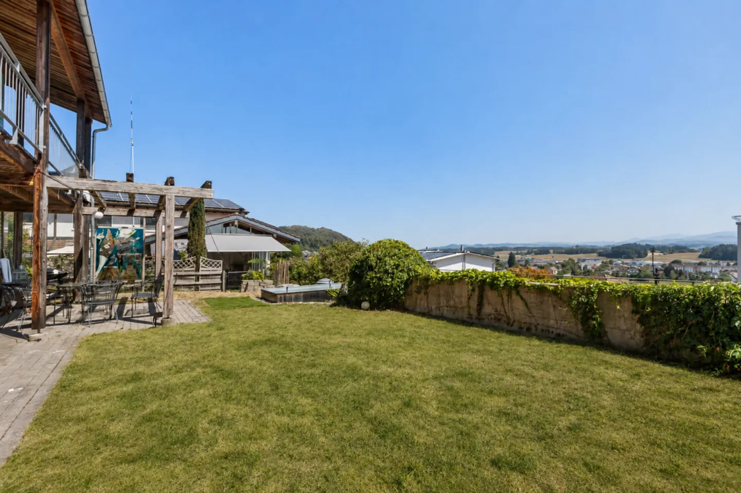 Maison spacieuse avec vue - Photo 4 sur 13