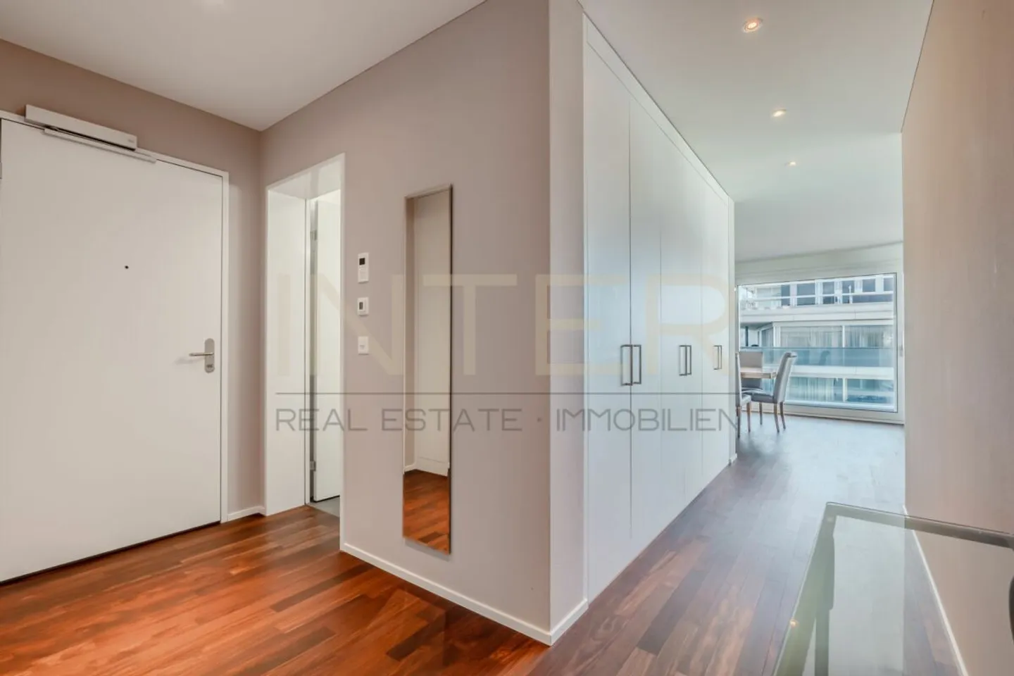 Grosszügige 5.5-Zimmerwohnung mit grossem Balkon im Feldpark Zug - Photo 9 of 13