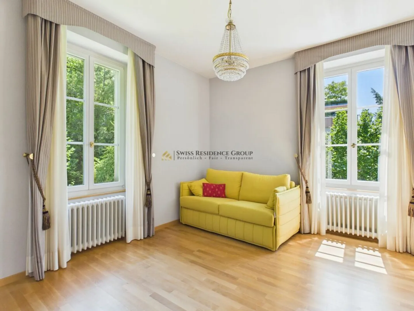 Old Building Charm Meets Modern Luxury - Unique 4.5-Room Apartment with Garden & Fireplace in 8008 Zurich - Photo 11 of 13