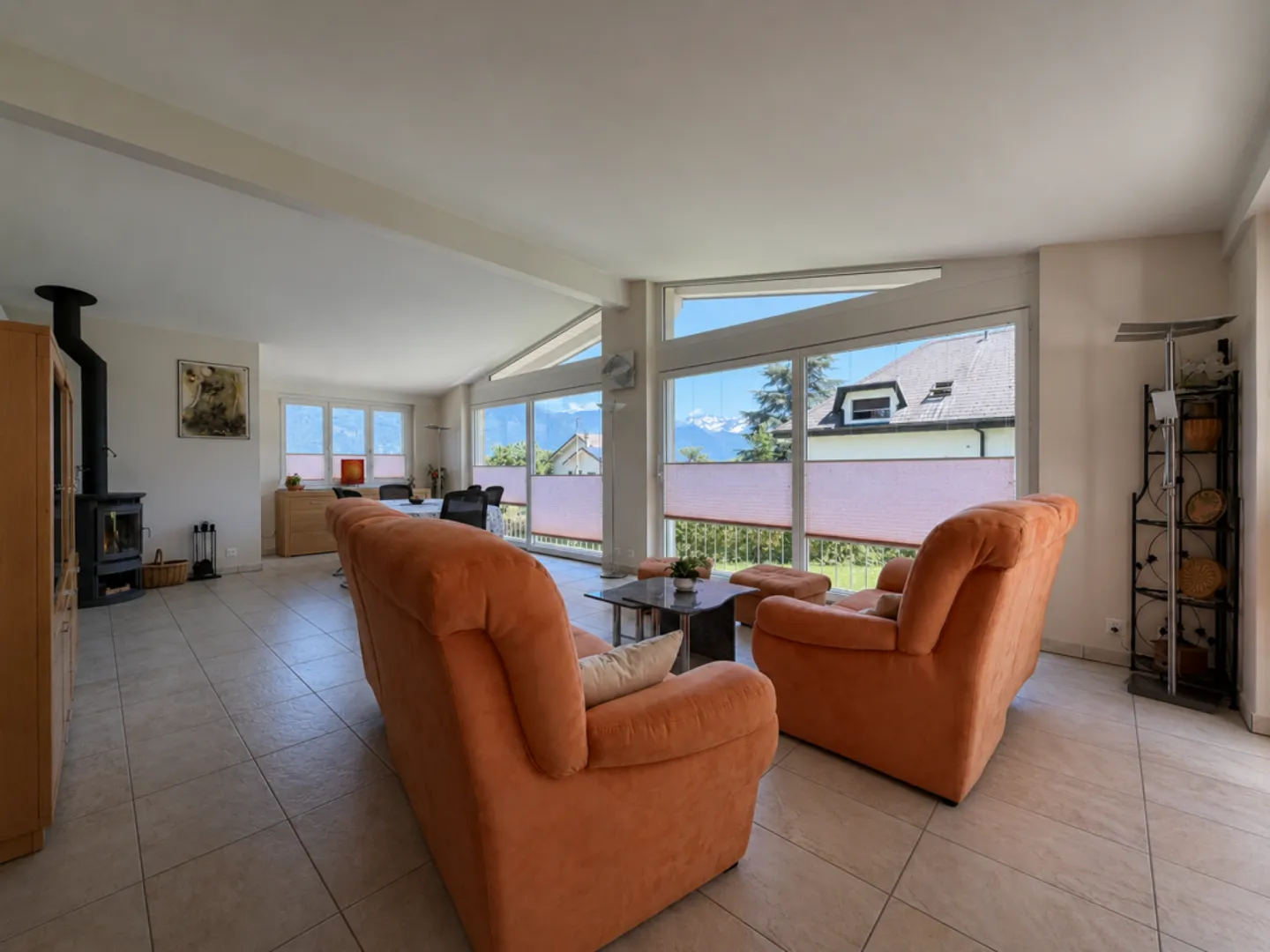 Individual Villa with 5.5 Rooms in Vouvry with Land of 1310 m² - Photo 10 of 13