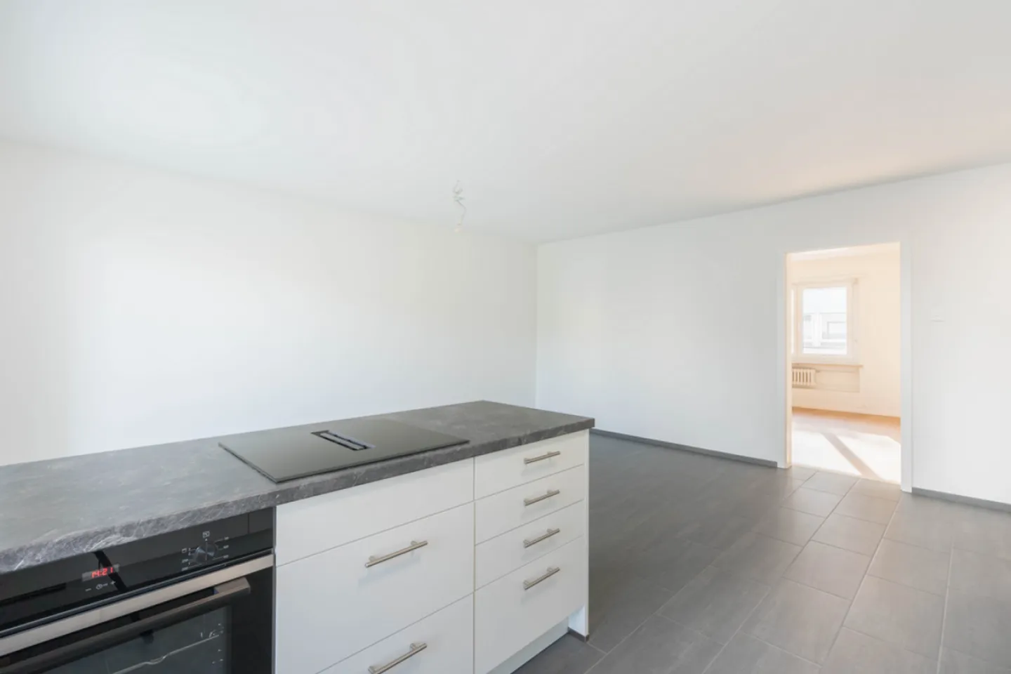 Modern, completely renovated apartment in the St. Johann district - Photo 5 of 9