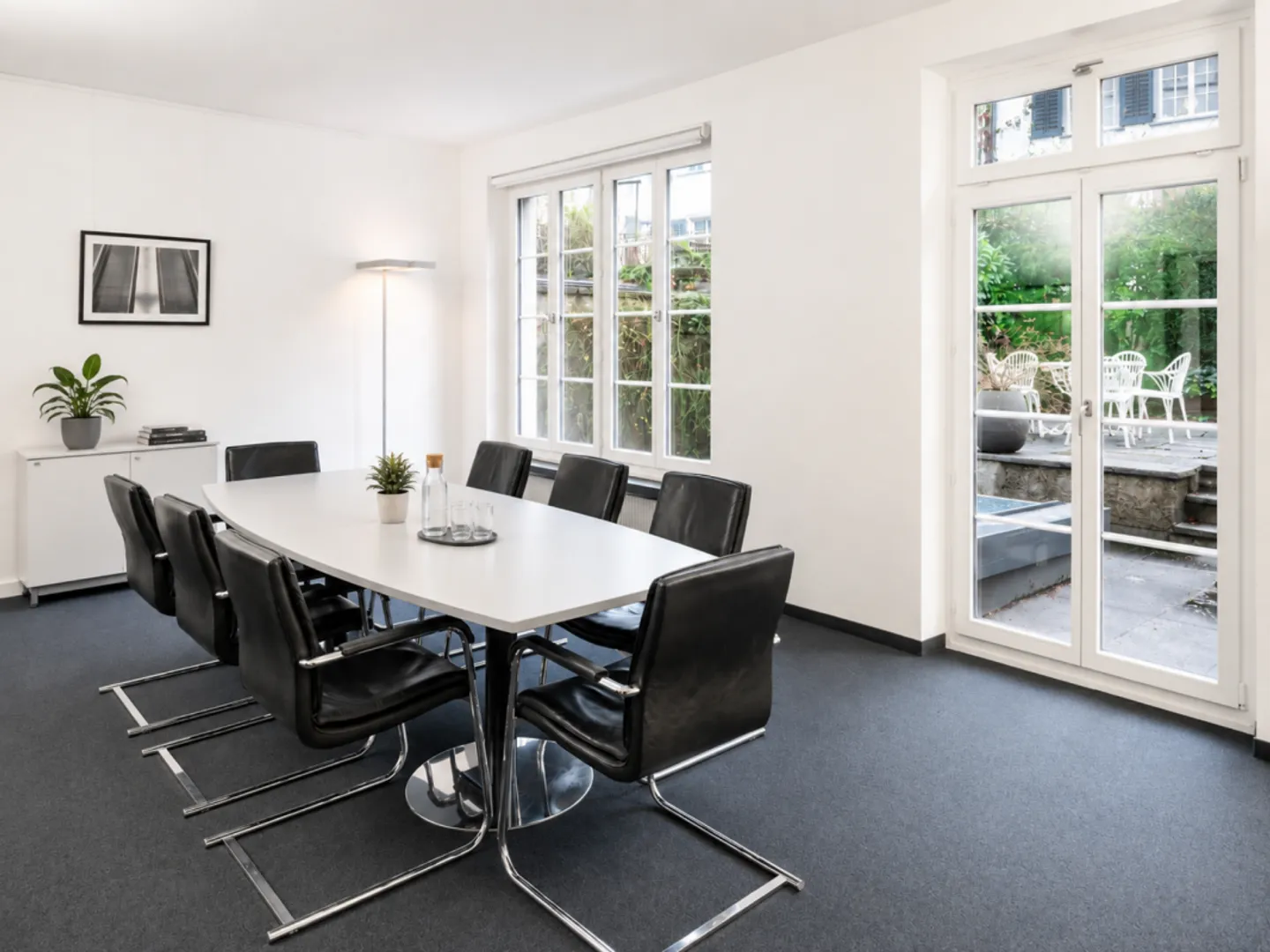 Representative Boutique Headquarters in Zurich's Historic Old Town - Photo 4 of 13