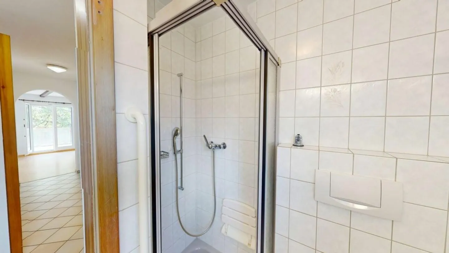 2 1/2 Room Apartment Quiet Location - Short Distance to the Center - Photo 5 of 12