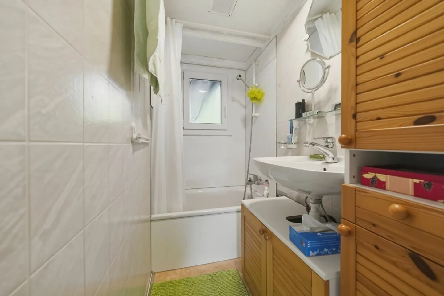 Well-maintained mobile home with 549 m² of land, a total of 5 plots with great development potential - Photo 9 of 13
