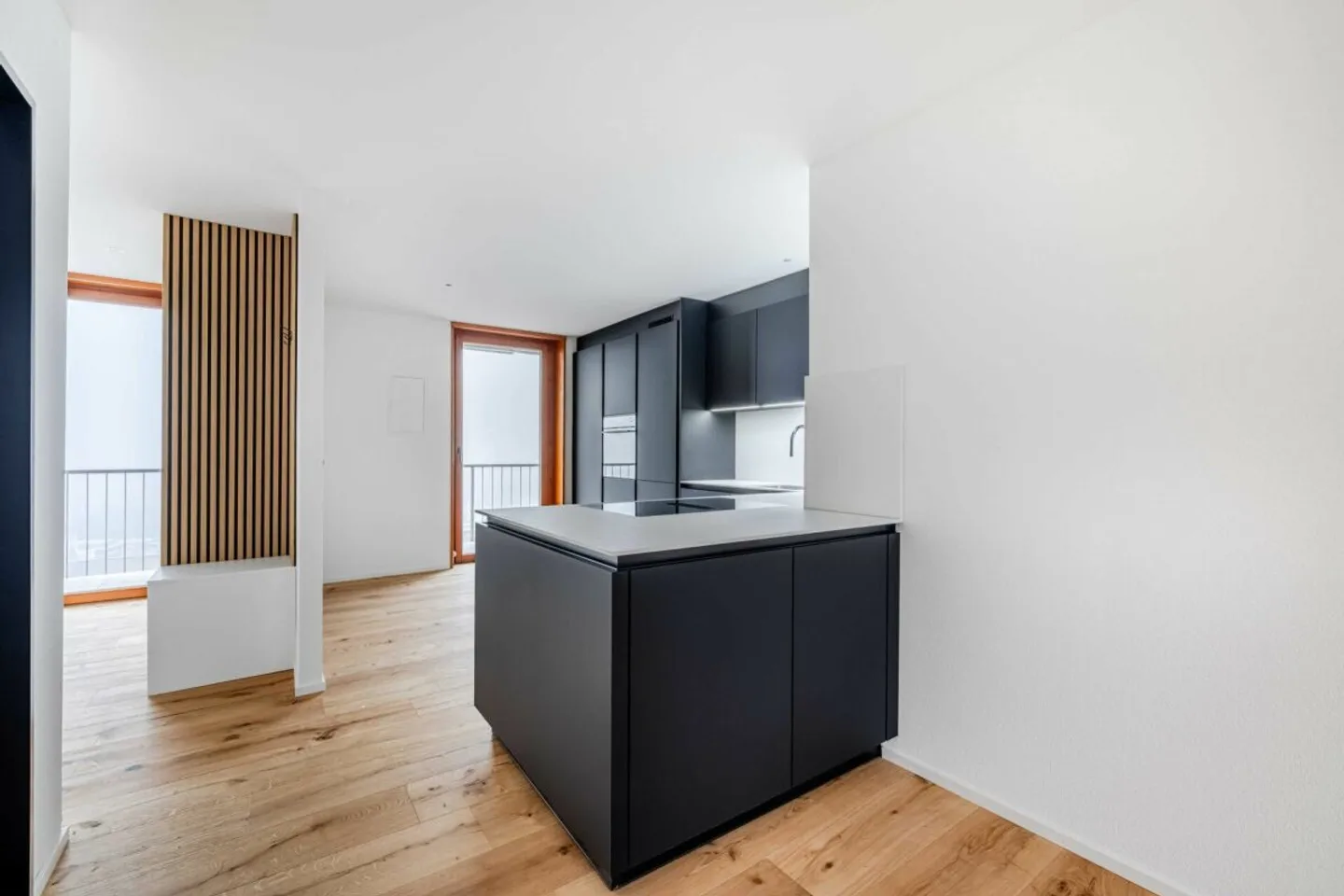 Première occupation : Appartement 5.5 pièces entièrement rénové et lumineux dans un emplacement calme - Photo 2 sur 10