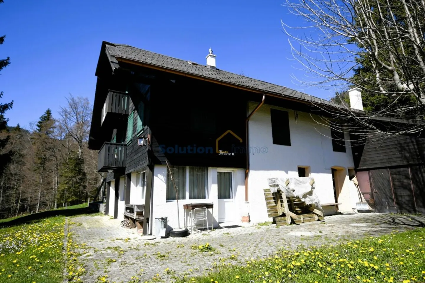 Chalet spacieux à rénover - Photo 3 sur 13