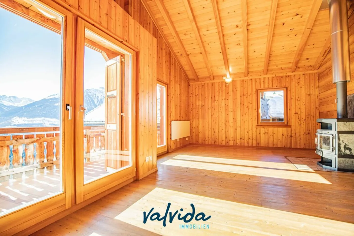 Vivre là où d'autres passent leurs vacances - Chalet de 5 pièces avec panorama à Feschel - Photo 1 sur 13