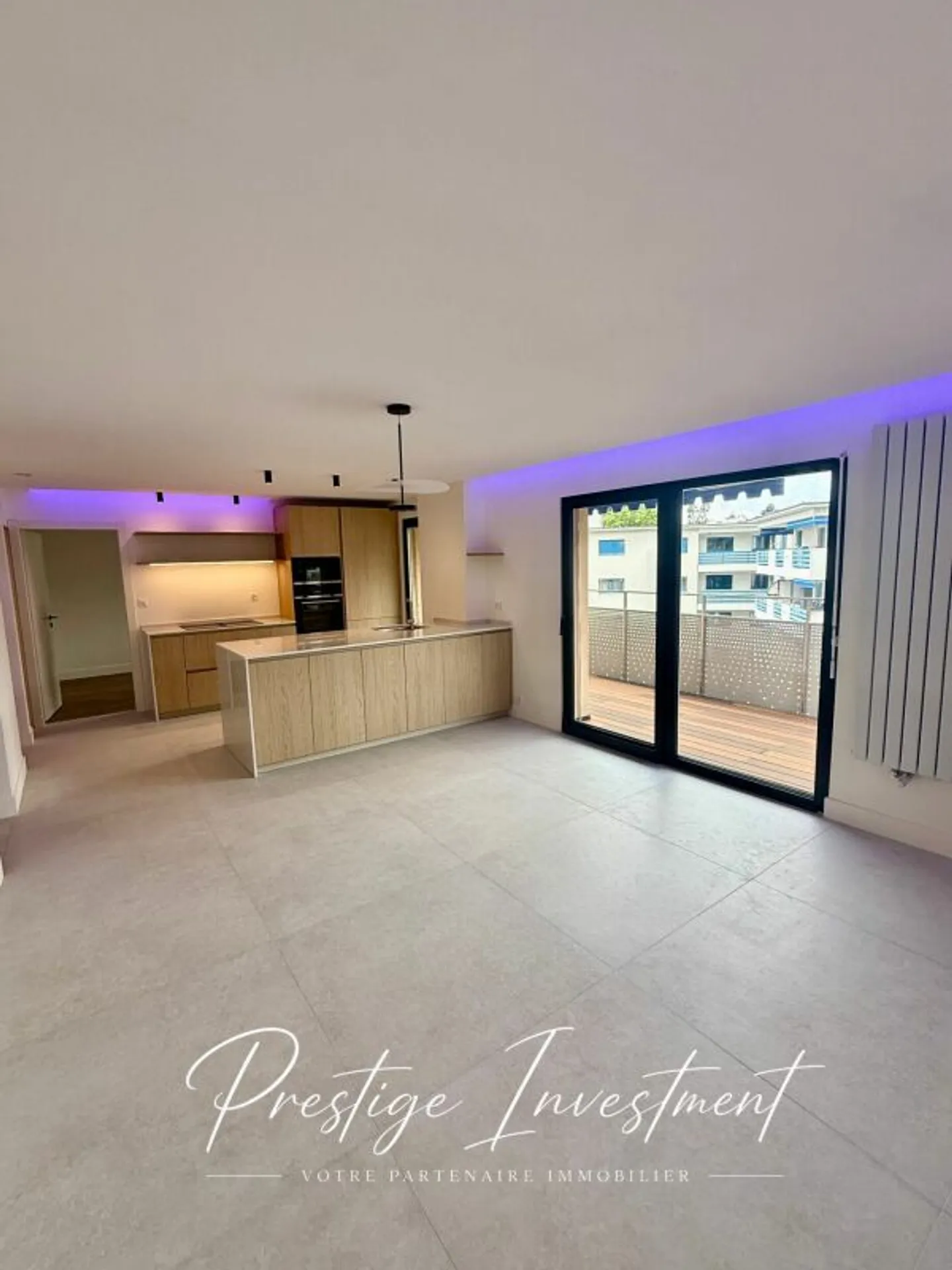 Appartement Charmant avec Vue sur le Lac - Photo 2 sur 13