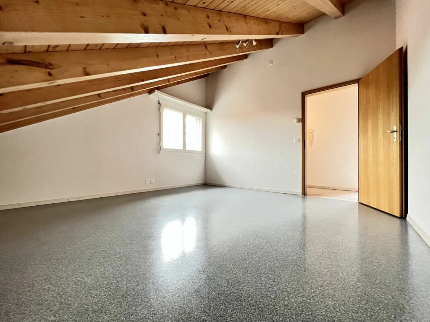Charmante Dachwohnung - Foto 9 von 13