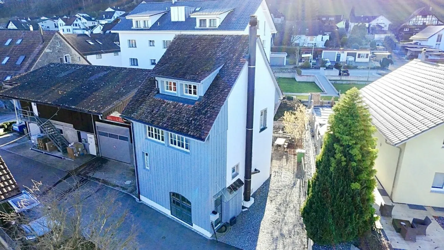 Maison individuelle exclusive, entièrement rénovée, avec un caractère unique ! - Photo 1 sur 13