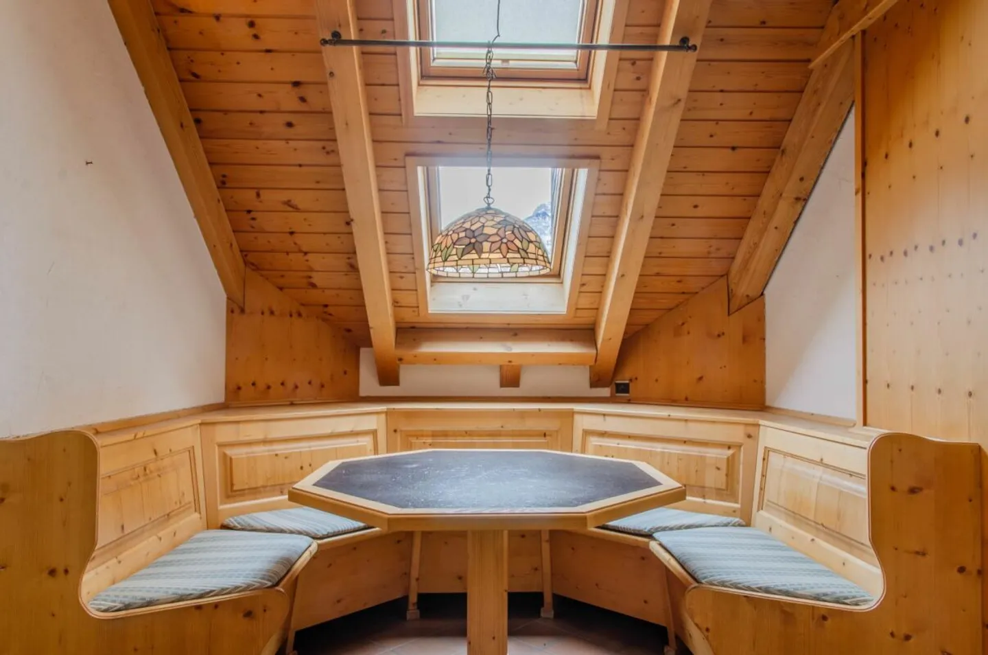 Stilvolle Turmwohnung mit Alpenblick, Interlaken - Foto 13 von 13