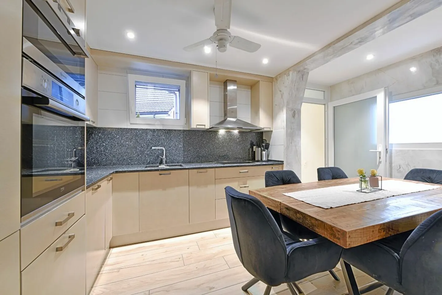 Maison individuelle de 5 pièces au cœur d'Uster - Photo 3 sur 13