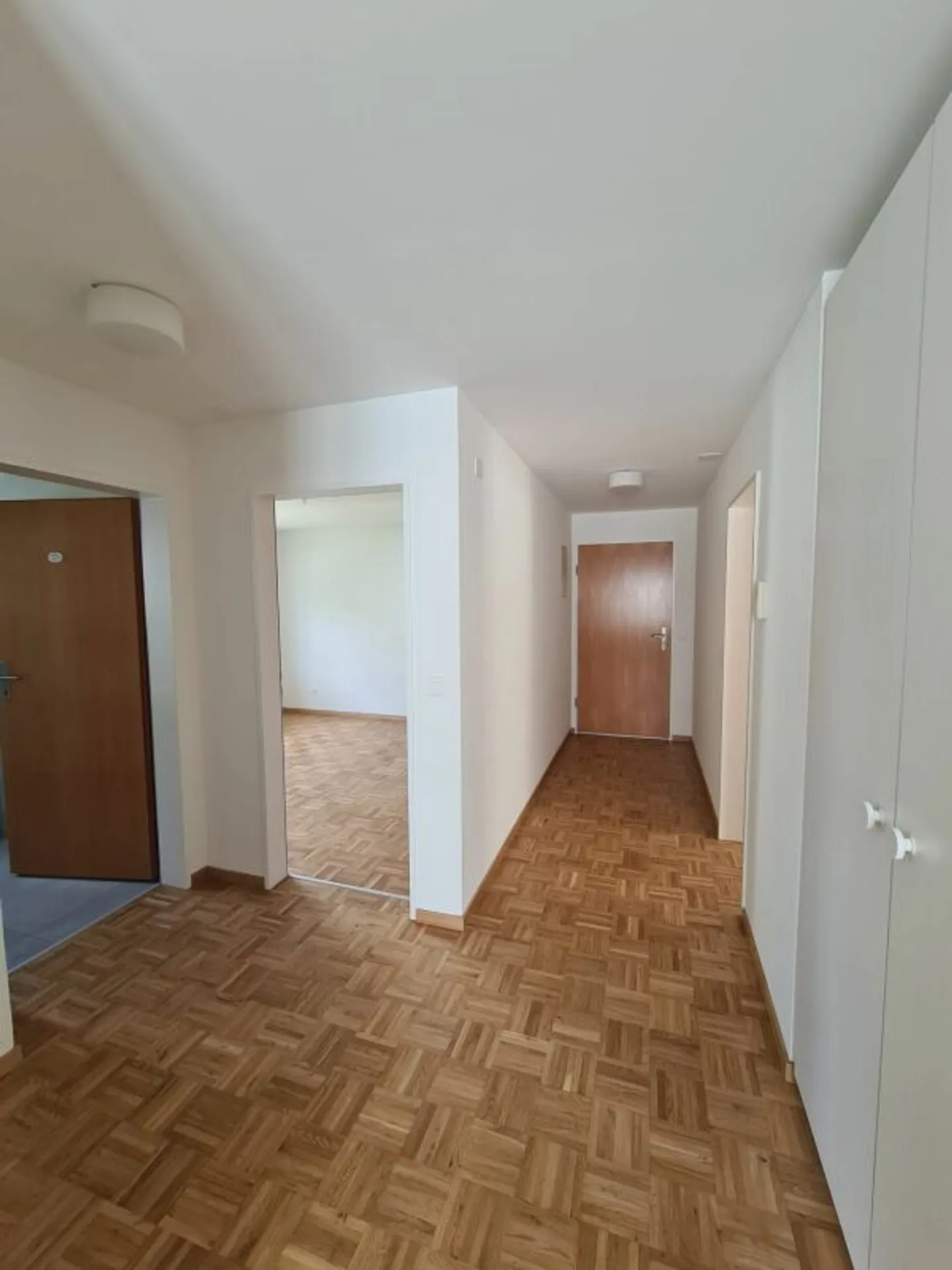 Appartamento attraente di 3,5 stanze in uno sviluppo tranquillo - Foto 4 di 8