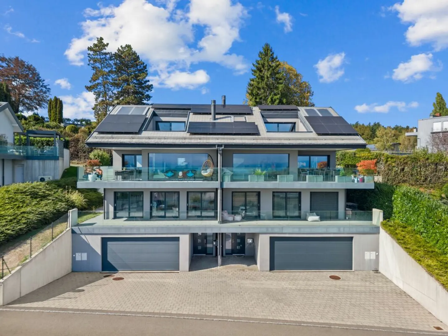 Contemporary villa with panoramic view of Lake Geneva and the Alps - Photo 4 of 13