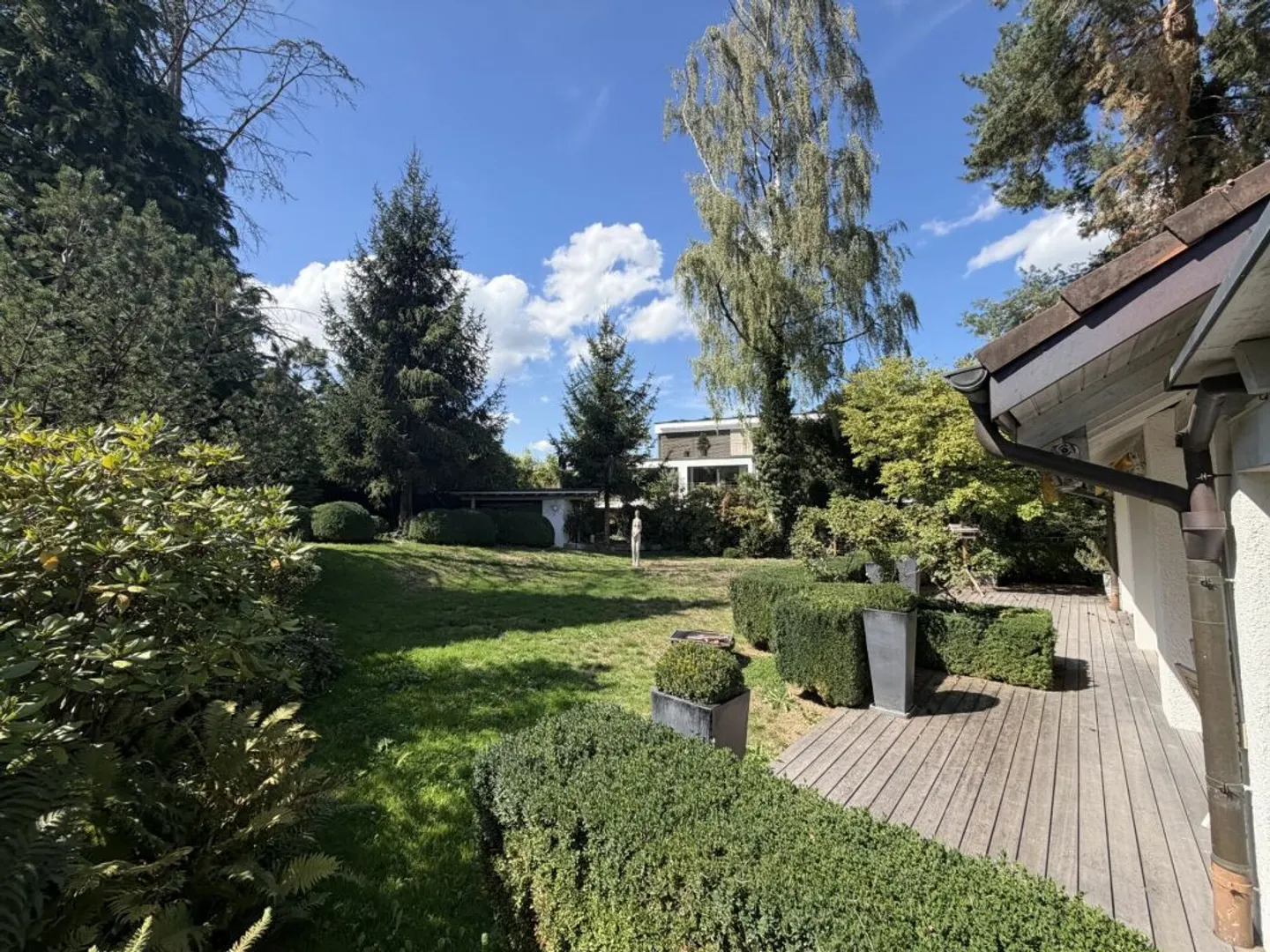 More Space than Usual: Spacious Family House in the Best Location in Bassersdorf - Photo 6 of 13