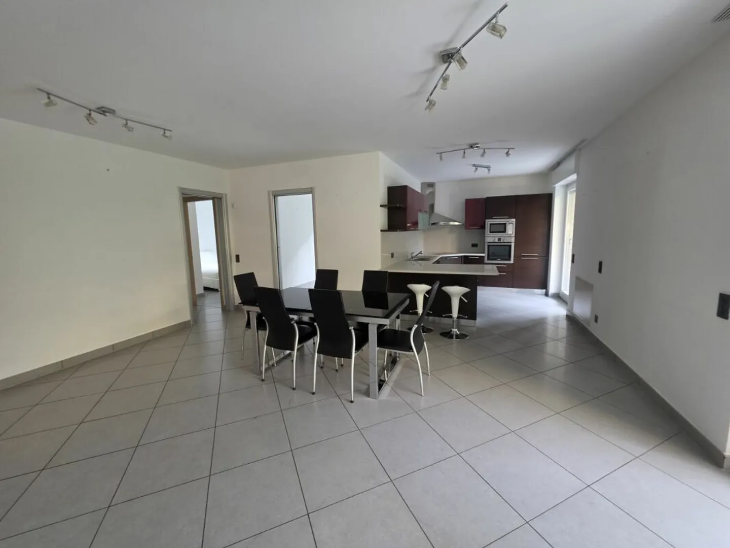 Privileged location with terrace and large garden - Photo 5 of 13